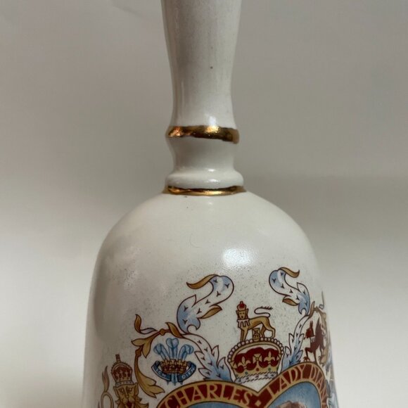 1981 Royal Wedding Commemorative Bell - Picture 4 of 9